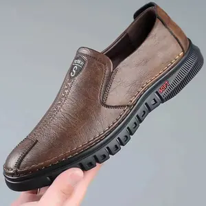 2025 بولي Leather جلد الرجال المتسكعون الفاخرة الرجال حذاء كاجوال موضة جديدة أحذية قيادة تنفس الانزلاق على الرجال الأخفاف حجم كبير 39 ~ 44